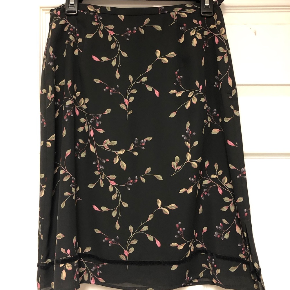 NWOT Women’s skirt size 8